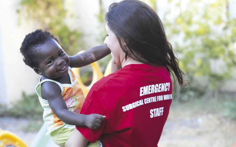 Protocollo d’intesa tra Università di Cagliari e Emergency: “Formiamo giovani medici pronti a qualsiasi sfida”