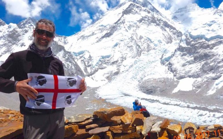 L’alpinista sardo Angelo Lobina alla conquista del Monte Vinson, la vetta più alta dell’Antartide