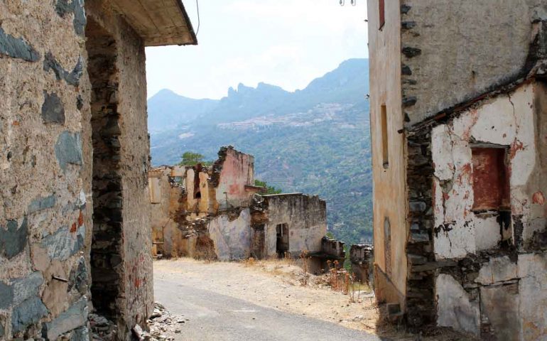 Le foto dei lettori. Gairo Vecchio, il fascino della città abbandonata