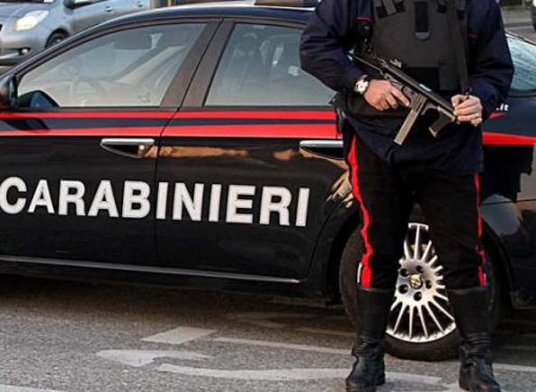 Sgominata una banda di truffatori del web: maxi operazione dei carabinieri nel nuorese
