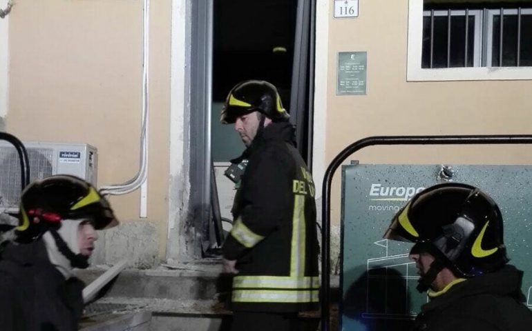 Attentato esplosivo nella notte a Nuoro. Nel mirino un autonoleggio