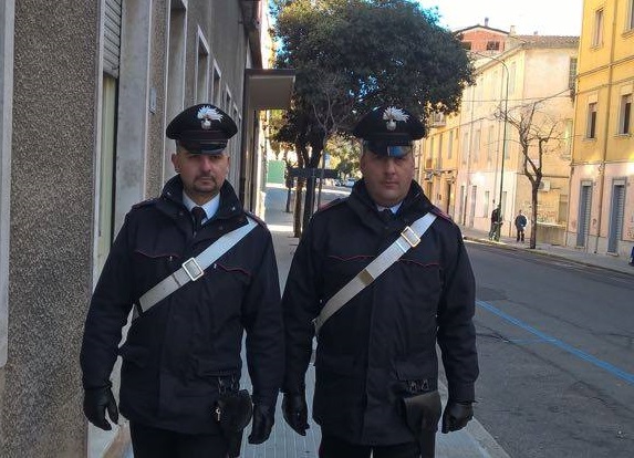 Nuoro, beccato dai carabinieri il ladro di Gratta e Vinci