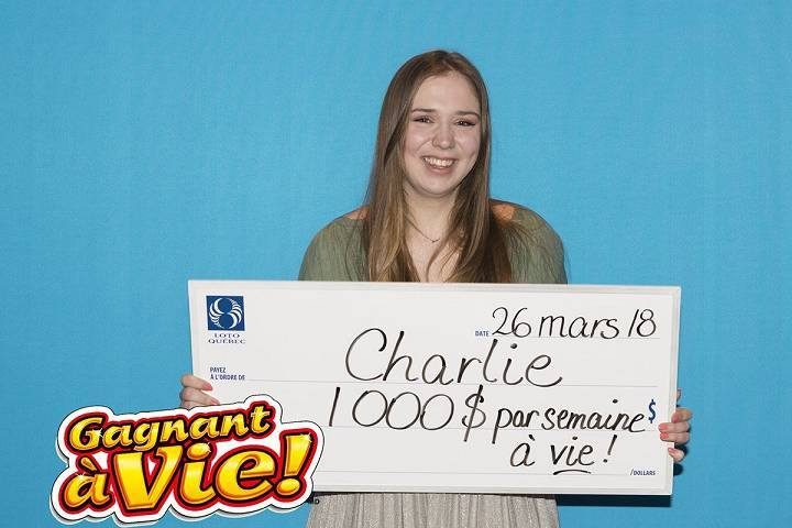1000 dollari a settimana per tutta la vita: compleanno fortunato  per una 18enne canadese