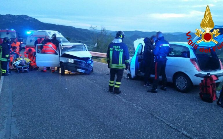 Scontro frontale sulla SP 58 Nuoro-Orgosolo. Due persone portate al San Francesco