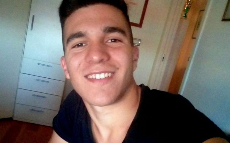 Tragedia a Cagliari: ragazzo di 19 anni muore per sospetta meningite