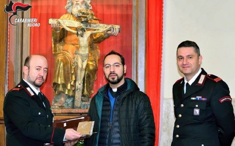 Gairo, restituiti dai carabinieri al parroco gli oggetti sacri che erano stati rubati dalla chiesa