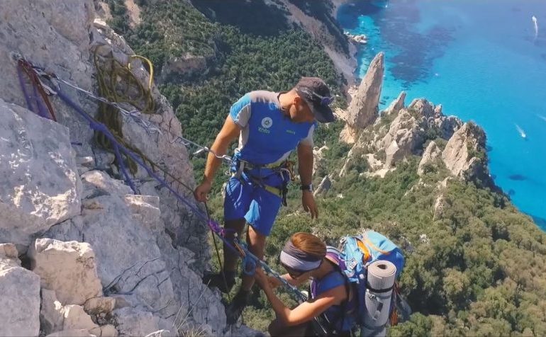 Il Selvaggio Blu uno dei trekking più belli d’Italia. Parola della mitica Radio DeeJay