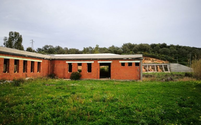 Tortolì. Istituto Agrario: poche aule, palestra incompiuta e convitto obsoleto. La protesta di alunni e professori (PHOTOGALLERY)