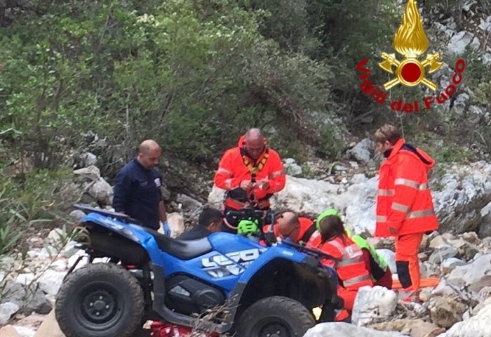 Baunei, incidente nella zona del Golgo, donna soccorsa con l’elicottero dai Vigili del Fuoco