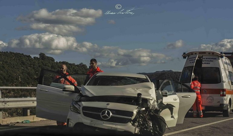 Incidente stradale sulla Nuoro – Lanusei, un’auto coinvolta