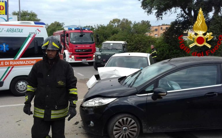 Tortolì, scontro tra due auto stamane nel Viale Arbatax