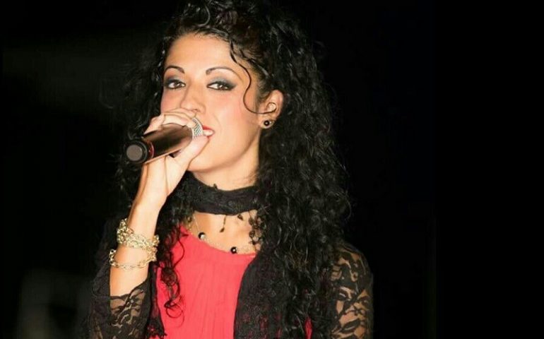 La cantante villagrandese Stefy Seoni annuncia il singolo “Deo Canto”
