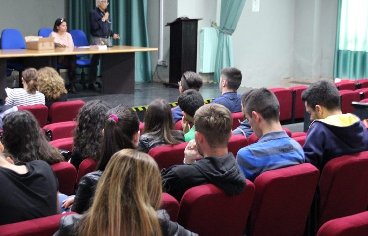 (FOTO) Tortolì, consegnati gli attestati del corso BLSD ai ragazzi del 5°anno dell’Istituto di Istruzione Superiore