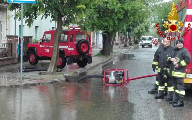 Bosa, centro abitato allagato. Il sindaco attiva il piano comunale di Protezione civile