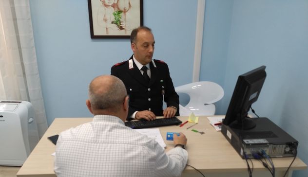 Bari Sardo, cerca di vendere online un rimorchio per cavalli inesistente. Denunciato dai carabinieri