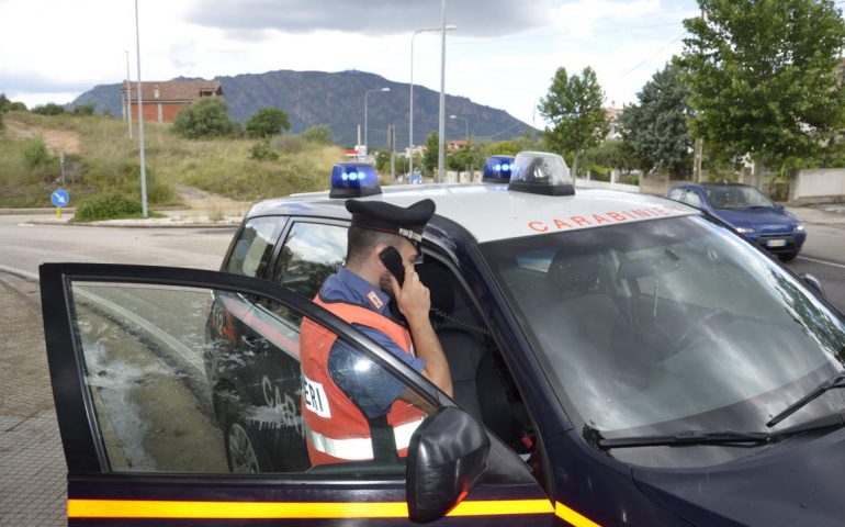 Blitz dei carabinieri in Sardegna: 19 indagati per spaccio, minacce e tentata estorsione