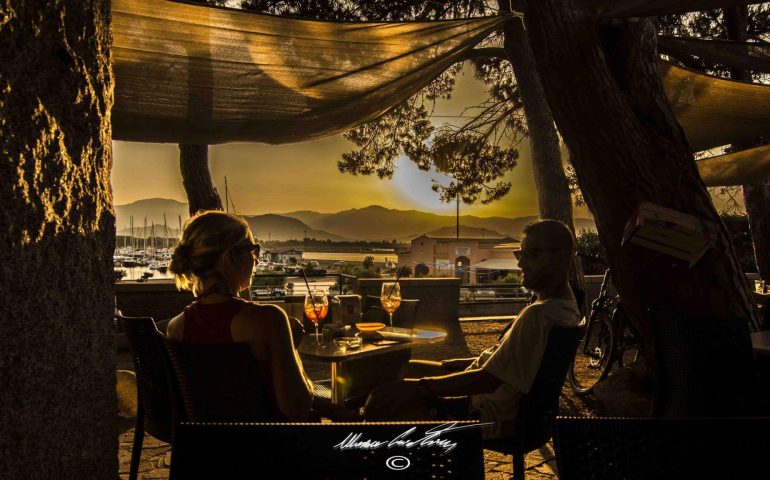 Le foto dei lettori. Aperitivo arbataxino con vista