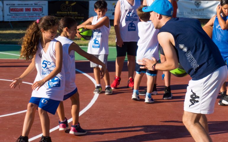 I giovani appassionati di basket incontrano i campioni nazionali, a Cea la serata di Gala finale