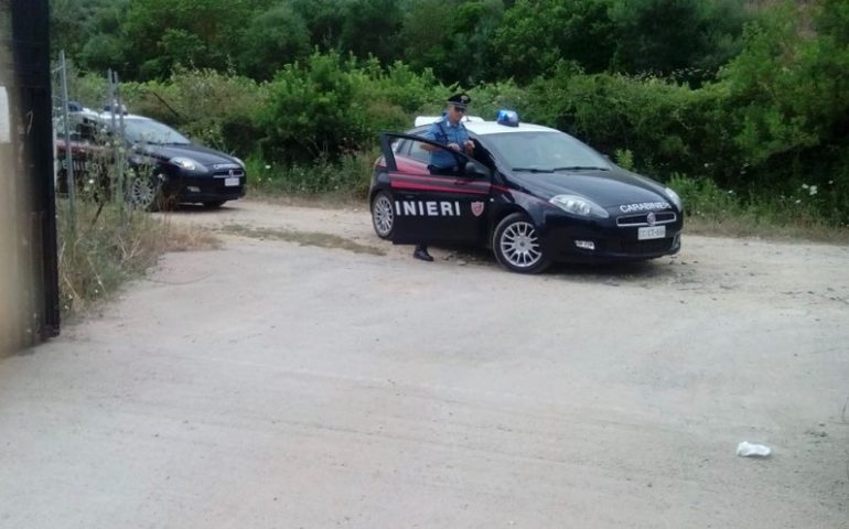 Mentre è alla guida dell’auto viene sparato alla testa. 40enne in coma al Brotzu