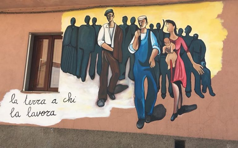 Villagrande, ultimato il terzo murales storico. Parla l’artista Barbara Vargiu: «Una bellissima iniziativa che valorizza il paese»