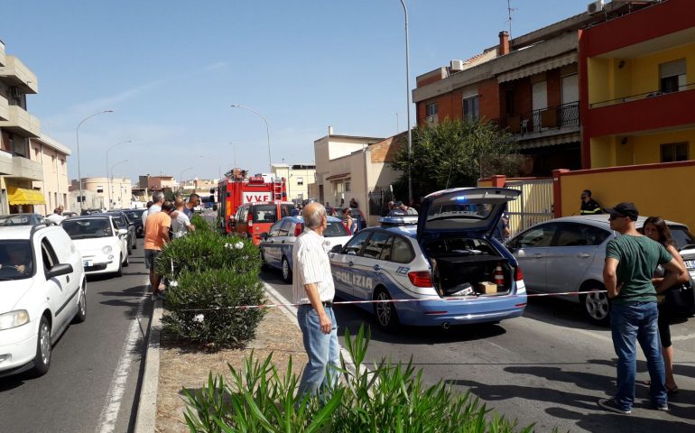 Tragedia a Monserrato: motociclista muore dopo un volo sulle auto in sosta