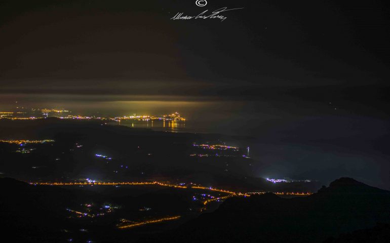 Le foto dei lettori. Un volo notturno sopra l’Ogliastra