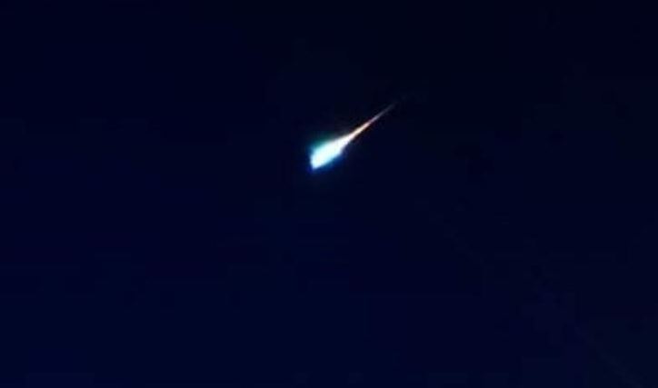 Un fortissimo boato e un bagliore. Nei cieli del Nord Sardegna è passato un meteorite?