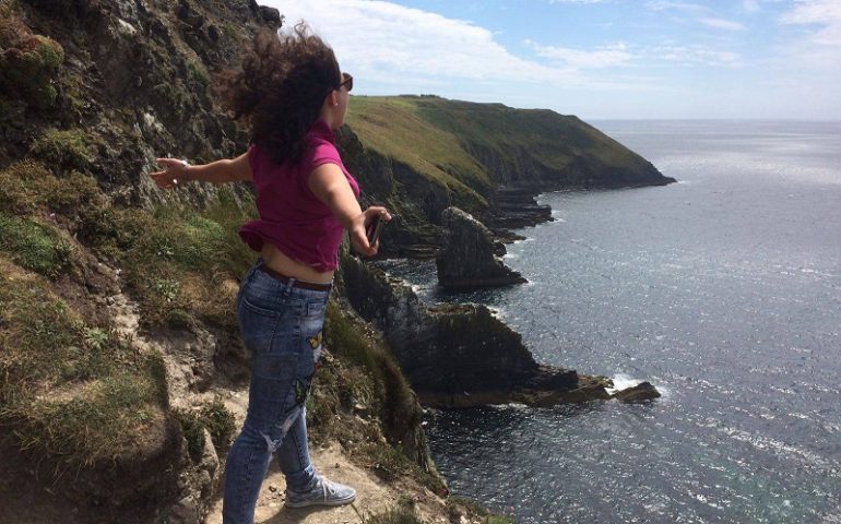 Ogliastrini nel mondo. Erica Andrea Mighela, da Villagrande all’Irlanda. «Diventi forte e indipendente, senti la libertà»