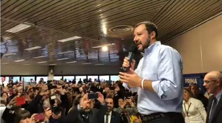 Grande folla per il comizio di Salvini a Olbia: «Stravinceremo»