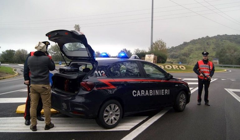 Provincia di Nuoro, controlli a tappeto sulle strade. Droga in auto, nei guai un 25enne di Siniscola