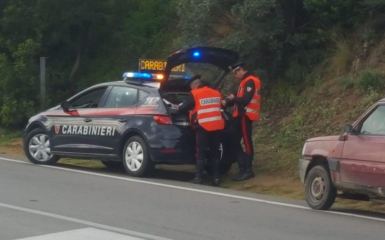 Lotzorai, bloccano l’autista per strada e armati e con il volto coperto rubano l’incasso delle slot machine