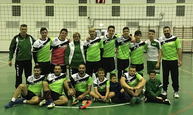 L’Airone, nella cornice della palestra di Lanusei, vince nella gara di recupero e si porta al secondo posto in classifica