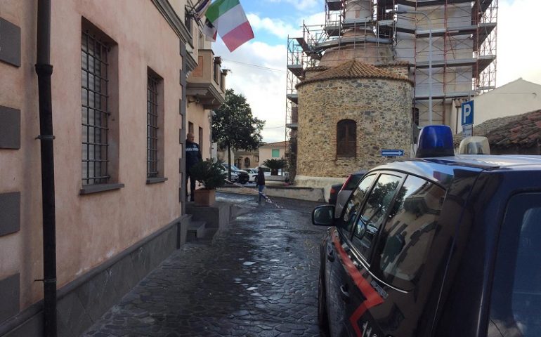 Paura a Galtellì: spari contro il Municipio