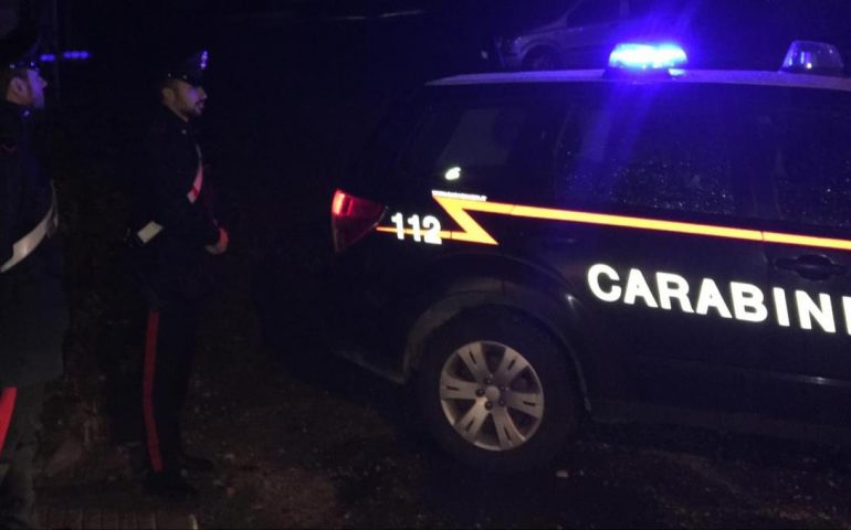 Siniscola, furgone in fiamme: indagano i carabinieri
