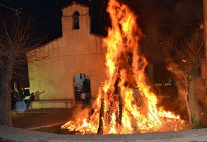 Urzulei, arriva “Su Mullone ‘e Sant’Antoni”. Chiusura al traffico e divieto di sosta in via Sant’Antonio