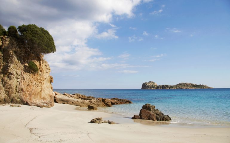 Porto Tramatzu torna ai sardi. Emanuela Corda: «Velocizzato l’iter che ha permesso la restituzione della spiaggia ai sardi»