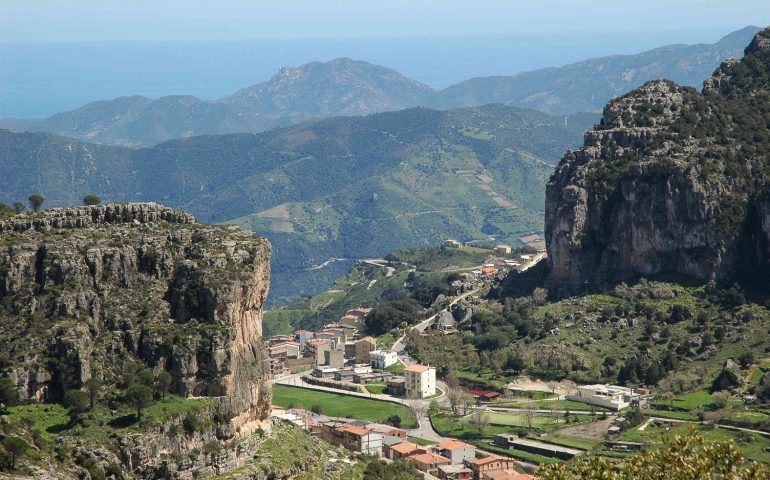 Ulàssai: dae s’arte a sa comunidade pro sustentare sas impresas Llocales