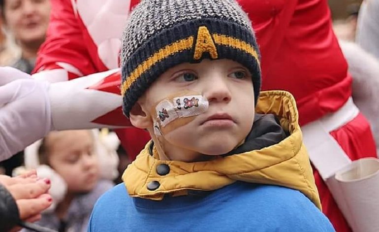 Addio al piccolo Denver, il bimbo di 4 anni malato di cancro esempio di forza per migliaia di persone