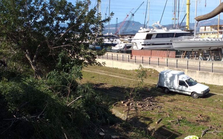 Arbatax si fa bella in attesa della partenza del Trenino Verde