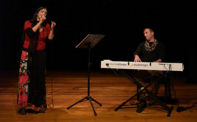 Villagrande avrà la sua ambulanza: grande successo per il recital di Renato Muggiri e Gisella Vacca