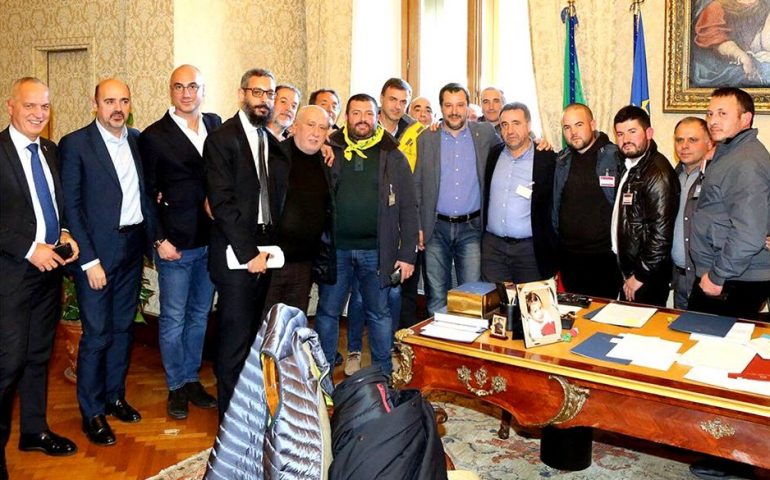 Salvini incontra i pastori sardi e annuncia il suo ritorno in Sardegna