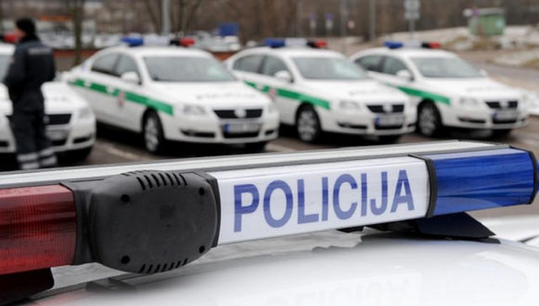 Uomo lancia dal balcone i quattro figli, poi si dirige in questura. Bimbi in condizioni disperate