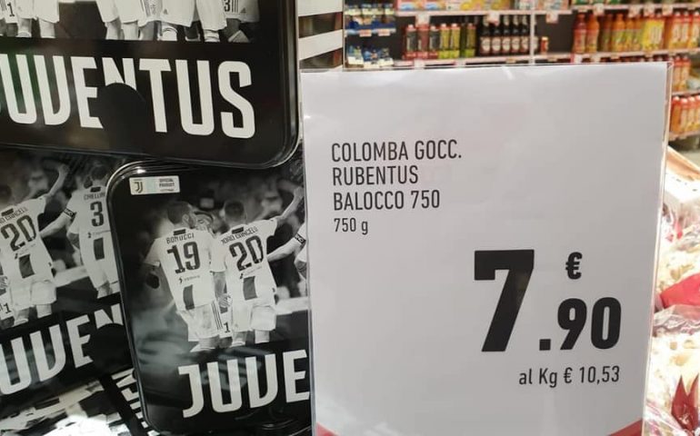 Oristano, scrive “Rubentus” sulle Colombe pasquali per scherzo: nei guai un dipendente Conad