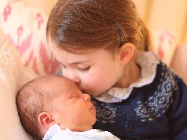 Ecco il terzo Royal baby di casa Windsor. Pubblicate le prime foto del piccolo Louis