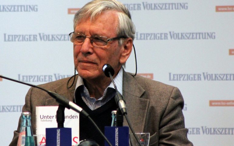 È morto lo scrittore israeliano Amos Oz, aveva 79 anni