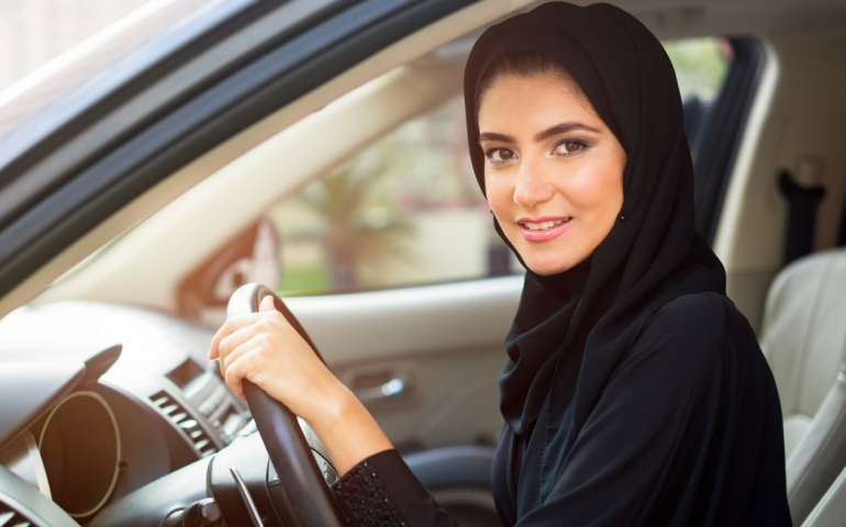 Arabia Saudita: via libera alla patente per le donne. In 30mila pronte a dare l’esame
