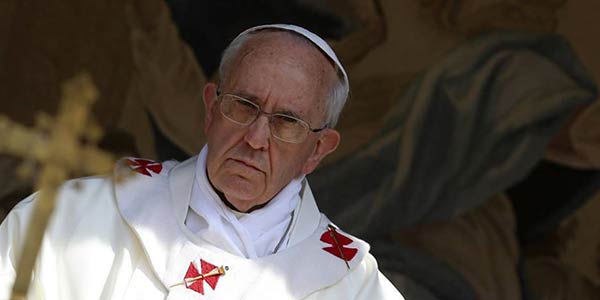 Pedofilia, Papa Francesco: “Non darò mai la grazia a chi viene condannato”
