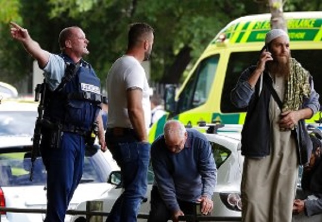 Nuova Zelanda, strage in due moschee: 40 persone uccise in un attacco terroristico