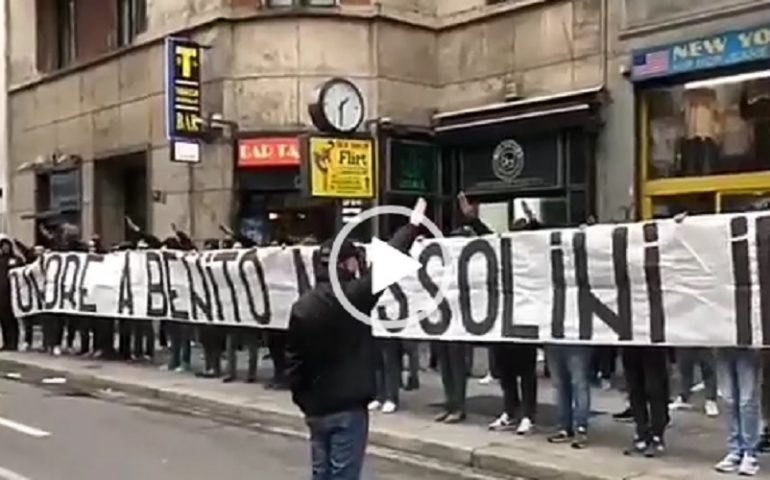 (VIDEO) “Camerata Benito Mussolini? Presente”: coro choc a Milano dei tifosi della Lazio
