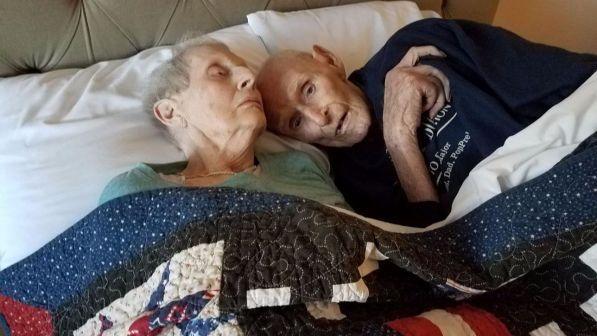 Usa: sposati da 71 anni, muoiono, mano nella mano, a poche ore di distanza